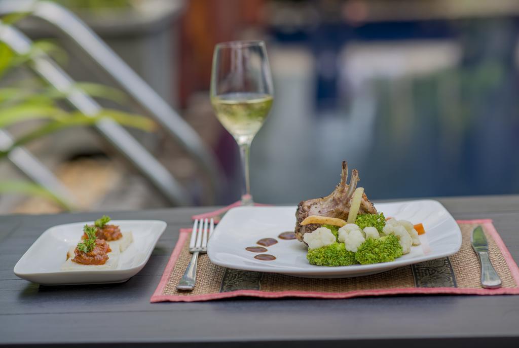 Skor Boutique Hotell Siem Reap Exteriör bild
