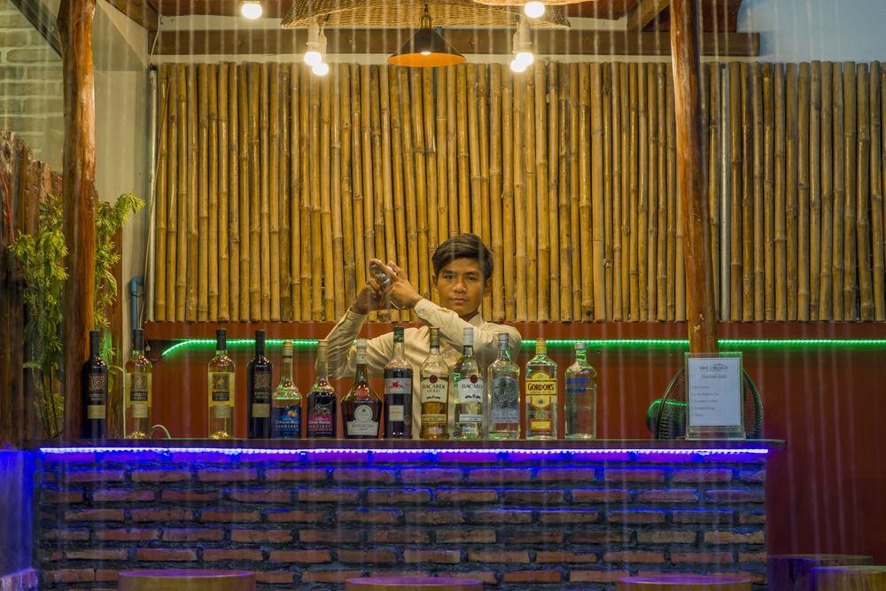 Skor Boutique Hotell Siem Reap Exteriör bild